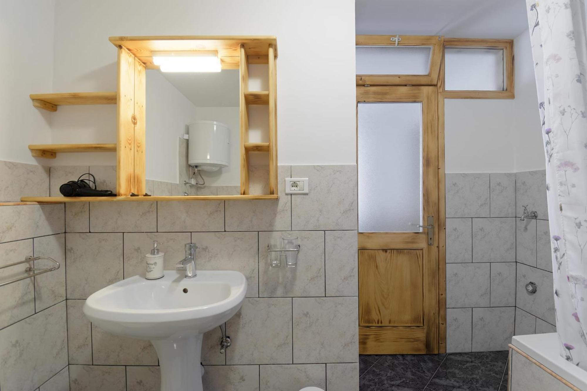 Apartments Smile By Rent Istria Groznjan Bagian luar foto
