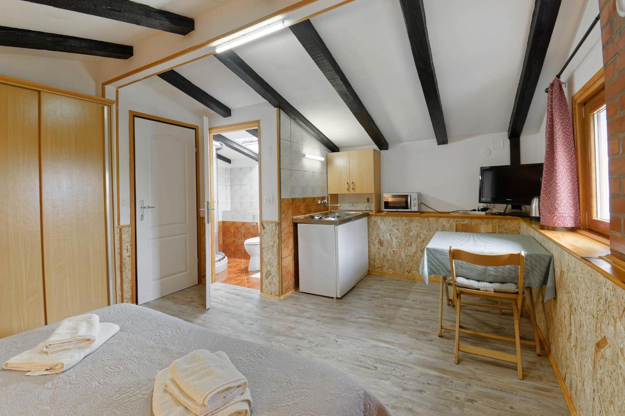 Apartments Smile By Rent Istria Groznjan Bagian luar foto