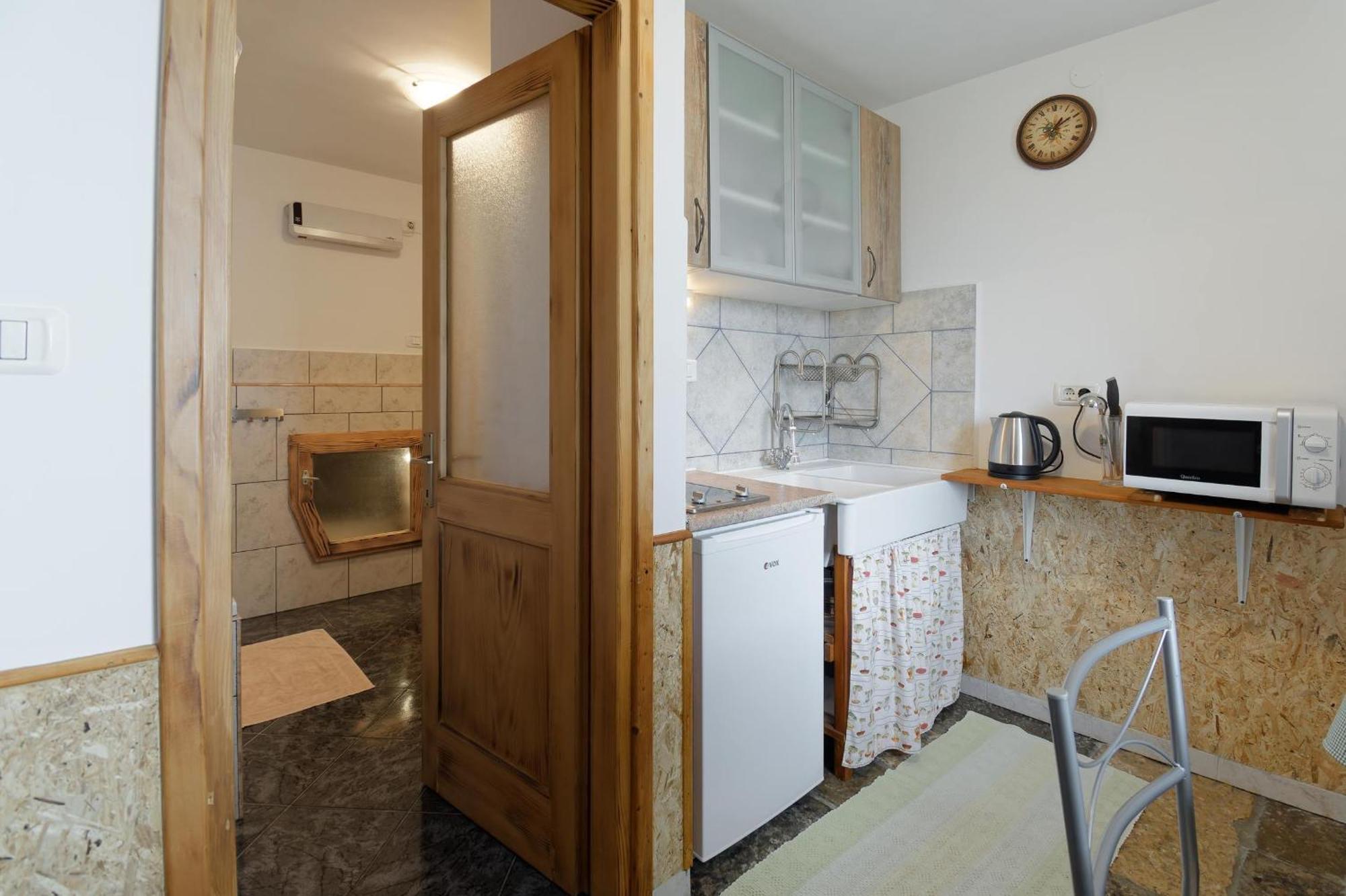 Apartments Smile By Rent Istria Groznjan Bagian luar foto