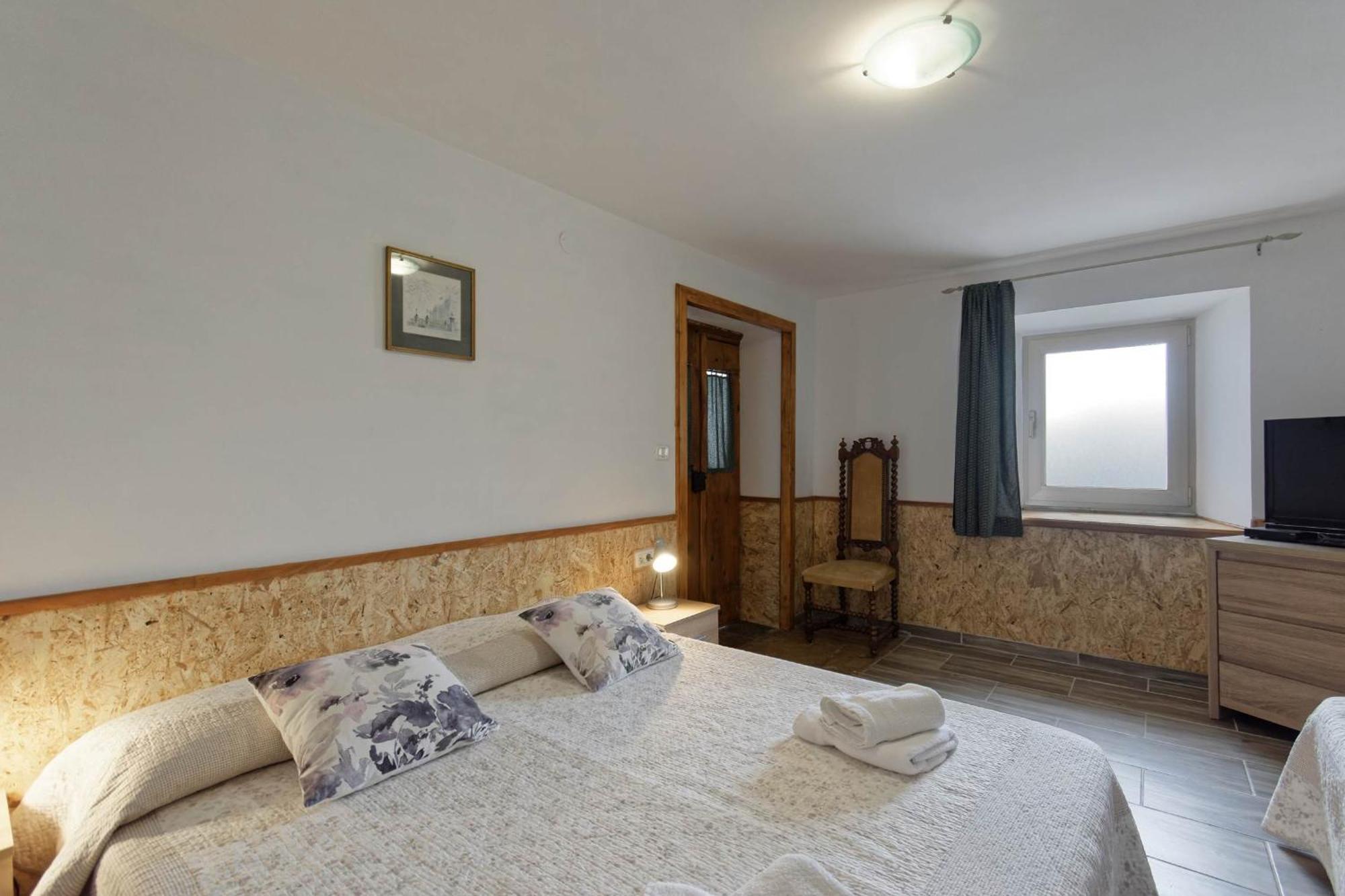 Apartments Smile By Rent Istria Groznjan Bagian luar foto